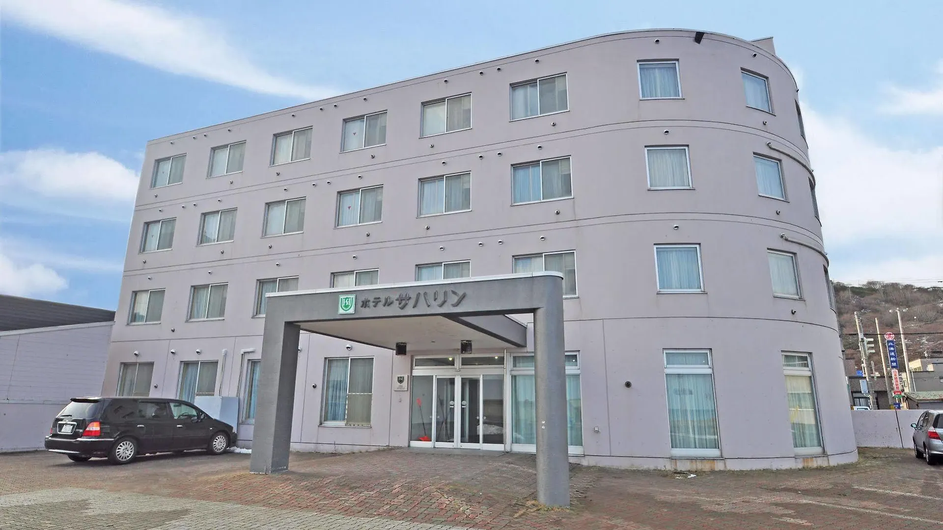 Hotel Saharin contacts
